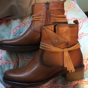 Pikolinos Short Tan Leather Boots. Size EU 39.